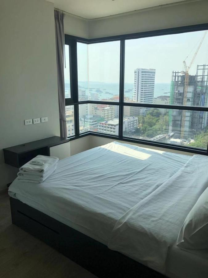 The Base Central Pattaya Seaview Exterior photo