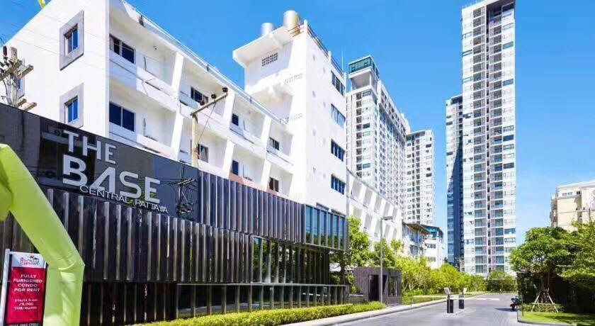 The Base Central Pattaya Seaview Exterior photo